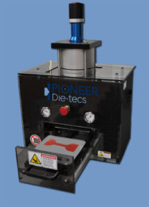 pneumatic press for die-cutting specimen dies